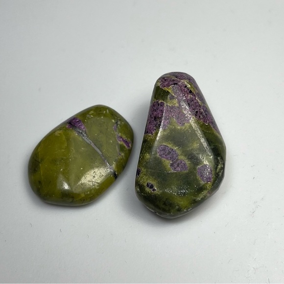 Stitchtite in Serpentine Tumble Stone Set of 2 - Picture 13 of 13